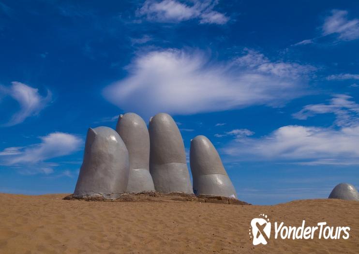 Los Dedos Playa Brava (La Mano en la Arena)